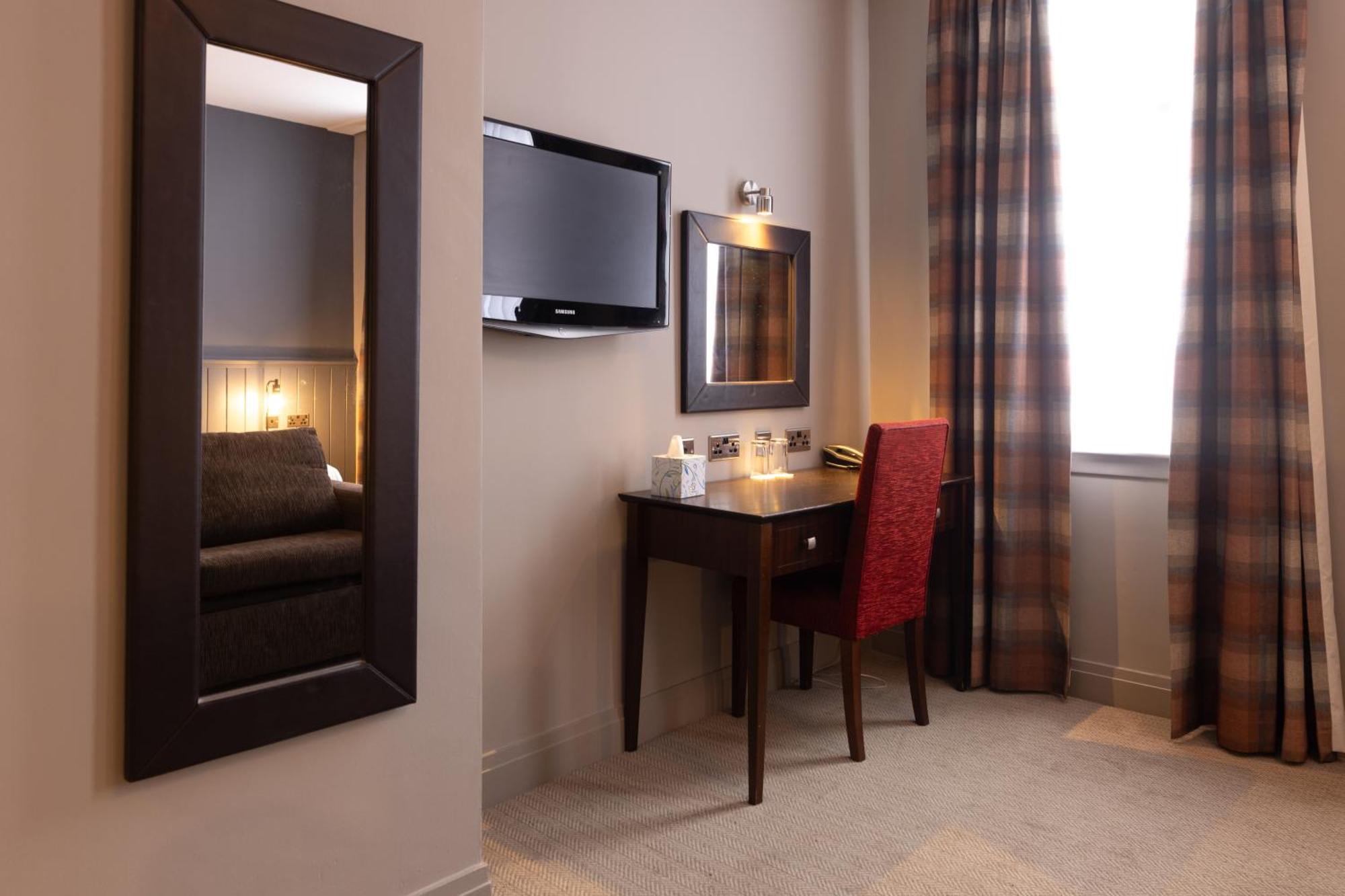 Rosslea Hall Hotel Rhu Bilik gambar