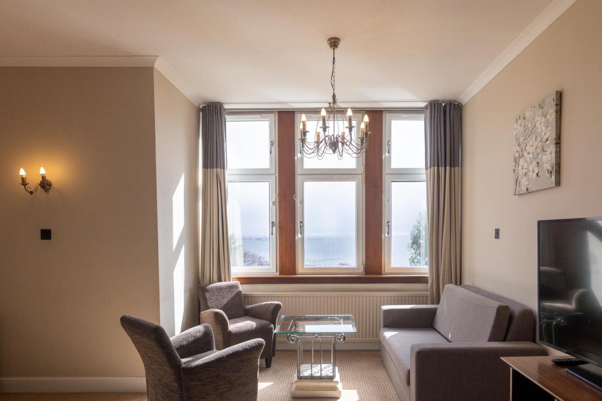 Rosslea Hall Hotel Rhu Bilik gambar